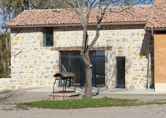 Chaleureux Dans Un Domaine D'exception Nomdieu